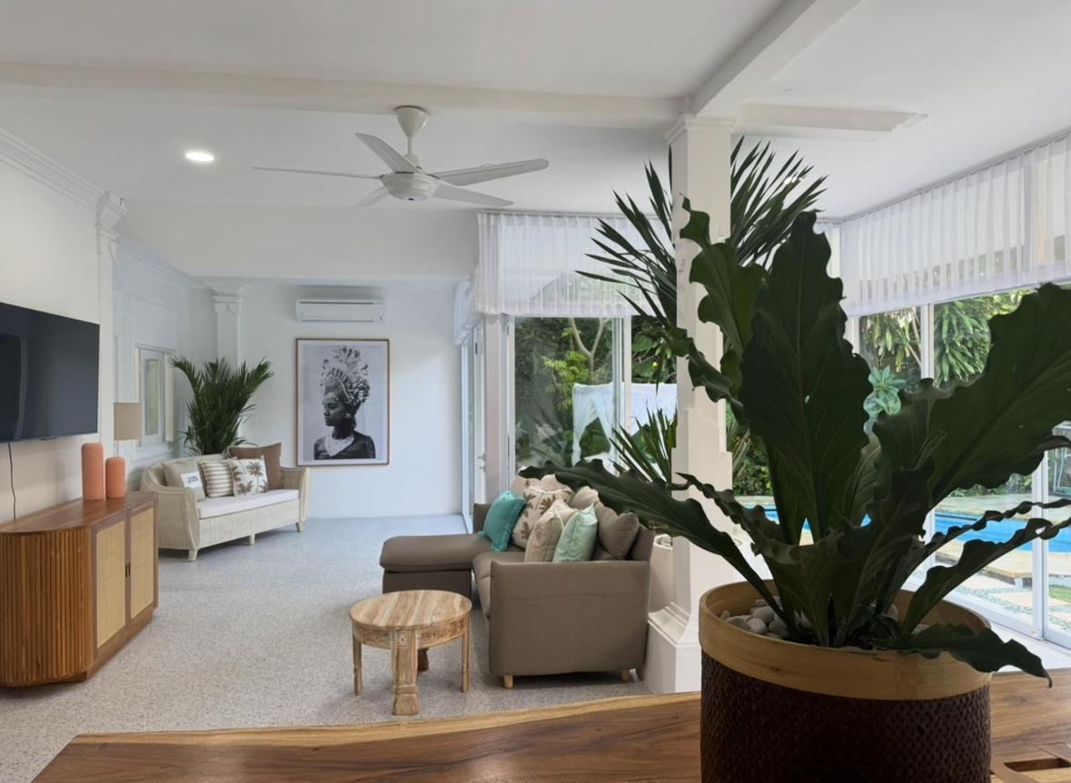 White Sands Private *